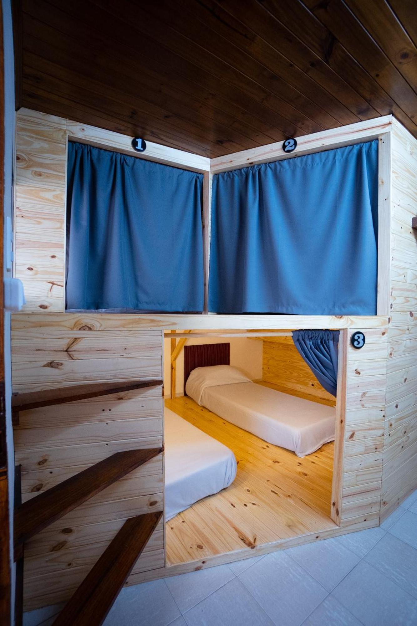 Hotel Cápsula Lead Pods *